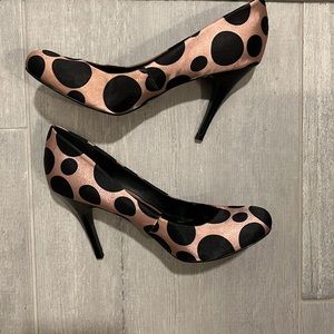 Adorable Jessica Simpson 4” heels